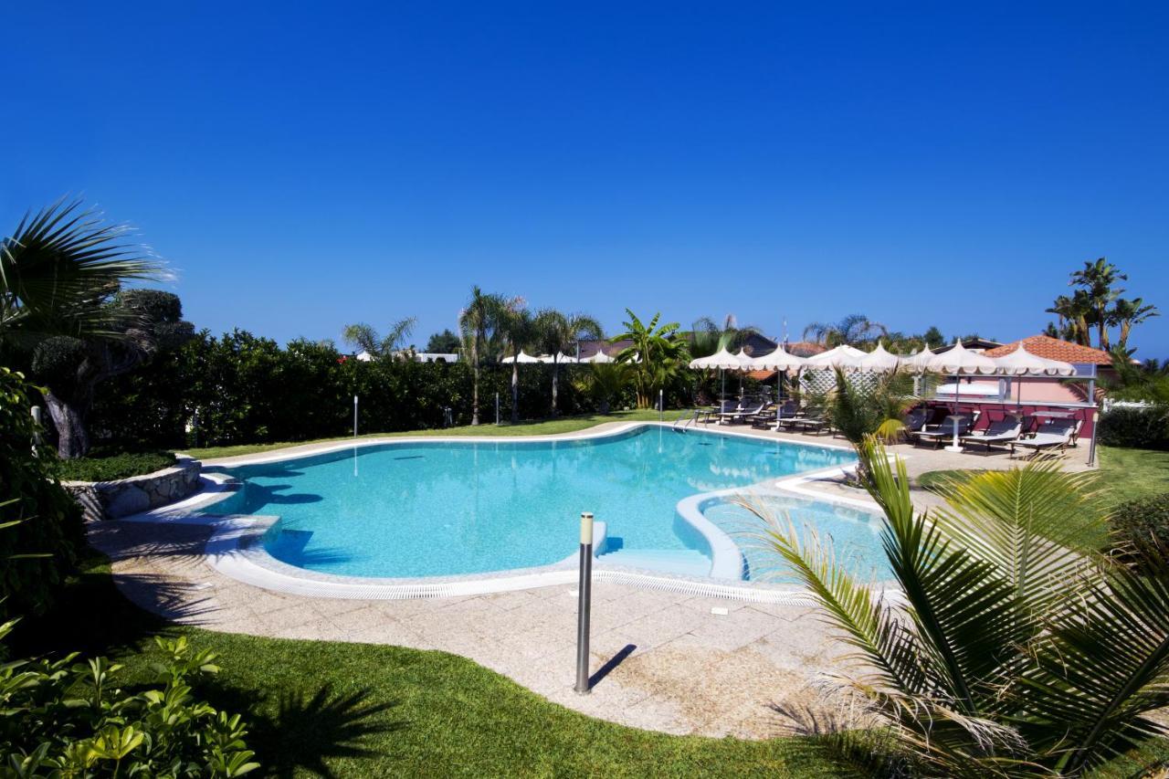 Park Oasi Resort Zambrone Buitenkant foto