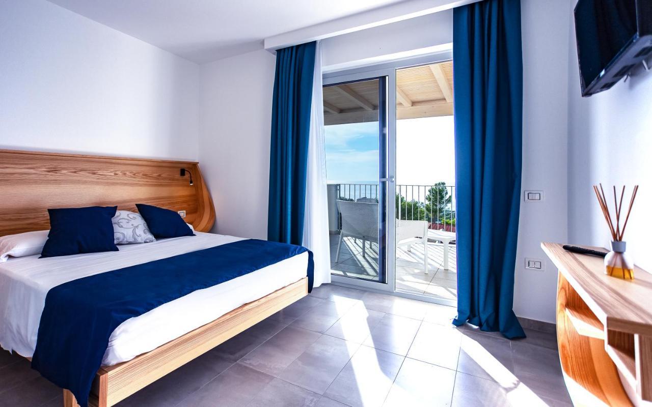 Park Oasi Resort Zambrone Buitenkant foto